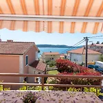 Comfortable Near The Sea Apartamento Trogir