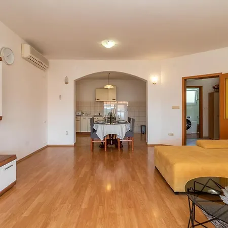 Comfortable Near The Sea *