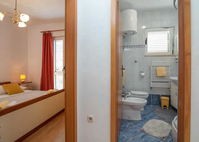 Comfortable Near The Sea Τρογκίρ