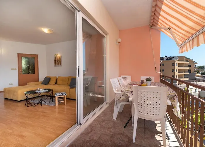 Comfortable Near The Sea Διαμέρισμα *