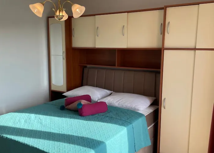 Comfortable Near The Sea * Τρογκίρ