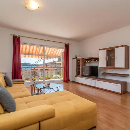 Comfortable Near The Sea *