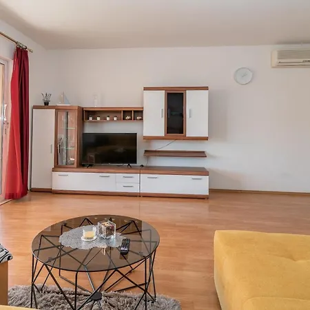 Comfortable Near The Sea