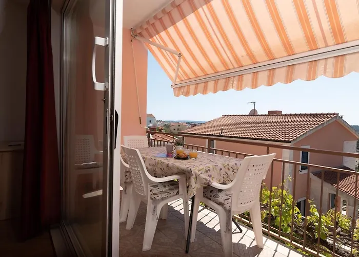 Comfortable Near The Sea Appartement Trogir