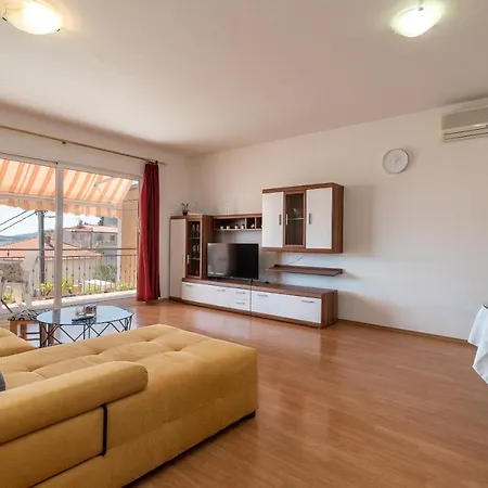 Comfortable Near The Sea *